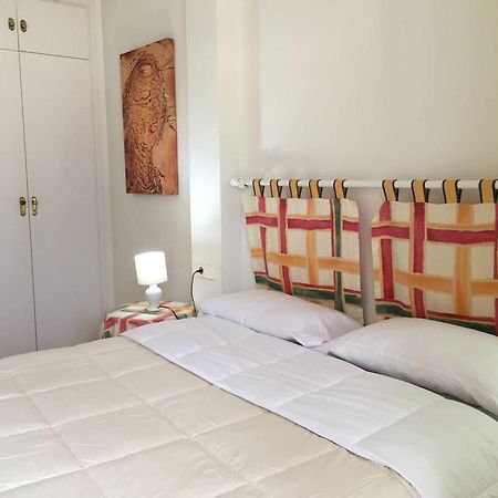 Spacious Apartment With Sea View Terrace In Calafell Esterno foto