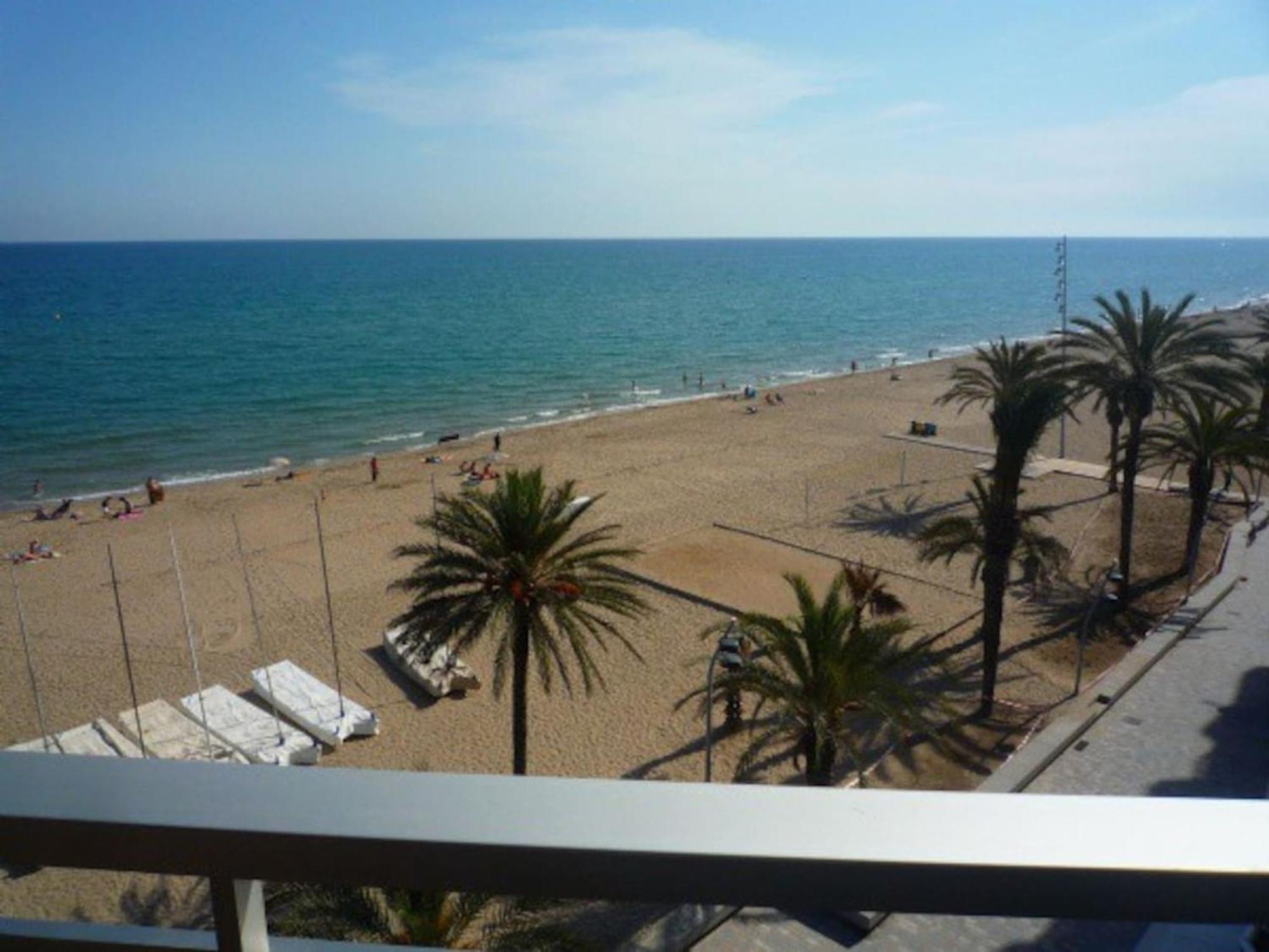 Spacious Apartment With Sea View Terrace In Calafell Esterno foto